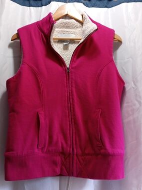 Old Navy Fuchsia Sleeveless Sherpa-Lined Zip Vest